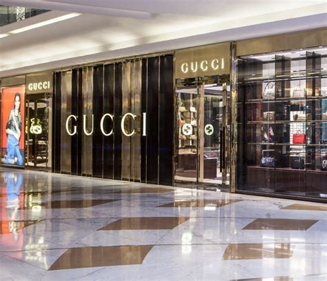 gucci showroom in kolkata